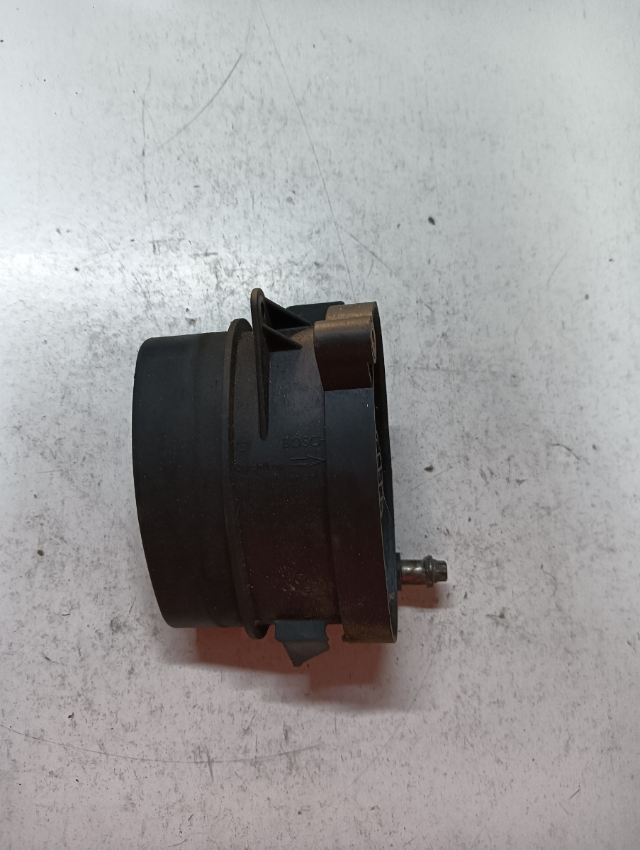 Debitmetru aer  BMW X5 II E70 2006 - 2013, BMW 3 V E90 2004 - 2012 320 d M47 D20 (204D4) 77887440