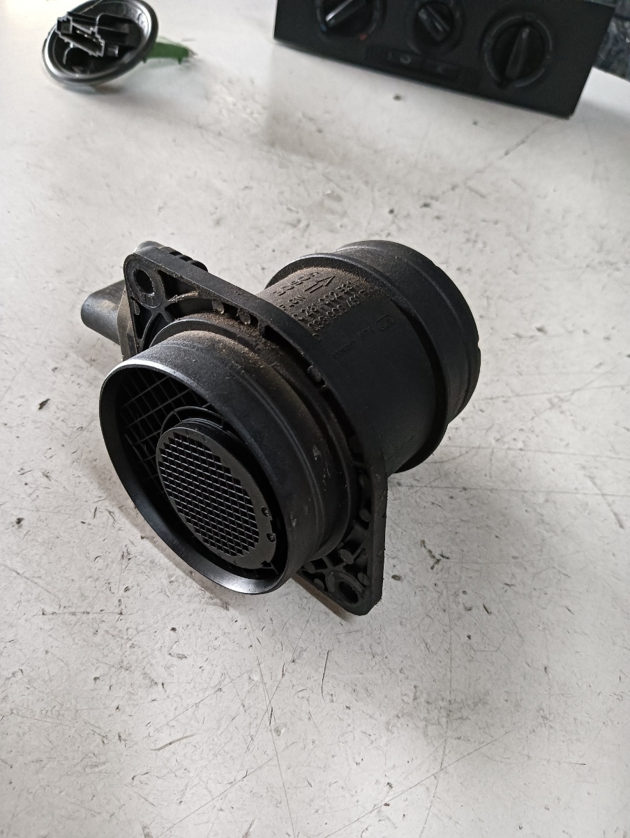 Debitmetru aer SKODA FABIA (6Y2) [ 1999 - 2008 ] TDI (AMF) 55KW|75HP OEM 0281002531 – foto 2