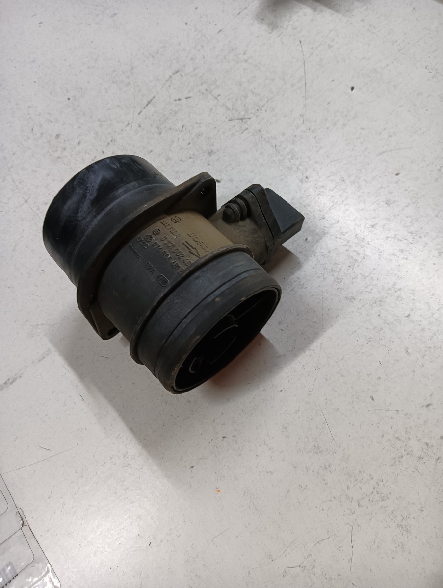 Debitmetru aer  VOLKSWAGEN PASSAT 3C2 2005 - 2010, VOLKSWAGEN GOLF V 1K1 2003 - 2009 2.0 TDI 16V BKD 0281002461 – foto 2