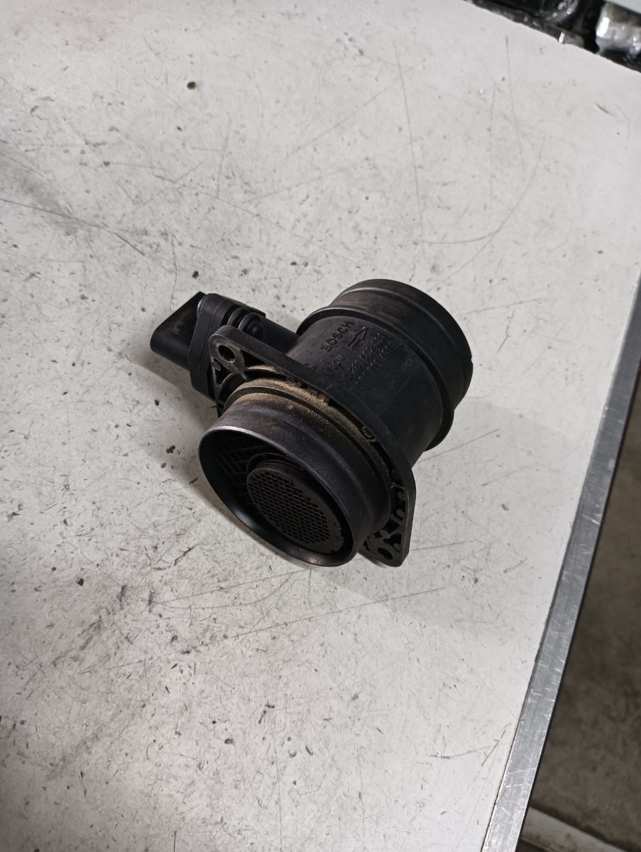 Debitmetru aer VOLKSWAGEN POLO (9N_) [ 2001 - 2012 ] TDI (AMF, BAY) 55KW|75HP OEM 0281002531 – foto 2