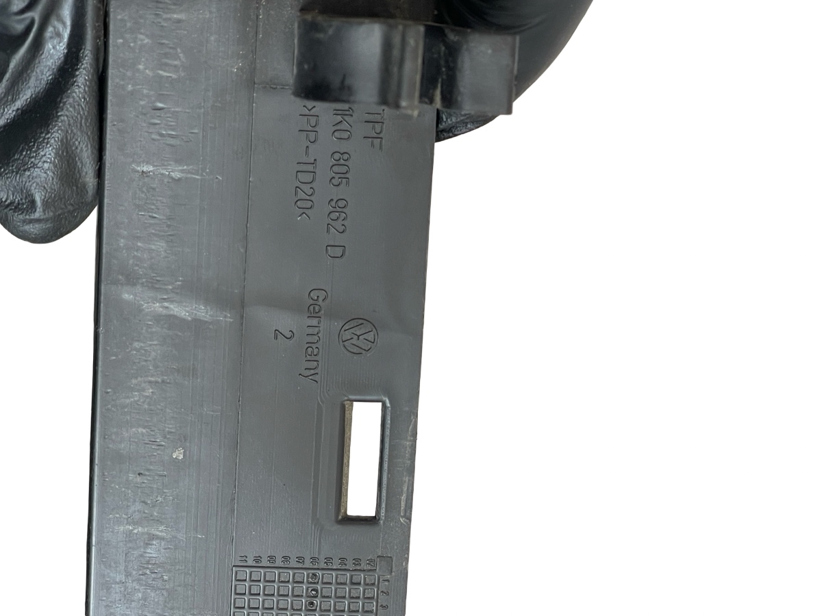 Deflector de aer VOLKSWAGEN GOLF V 1K1 2003 - 2009 1.4 TSI BLG 1K0805962D – foto 2