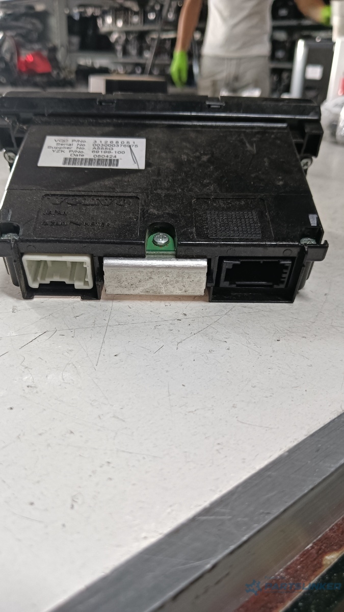 Display VOLVO V50 (MW, 545) [ 2003 - 2012 ] OEM 31368051 – foto 3