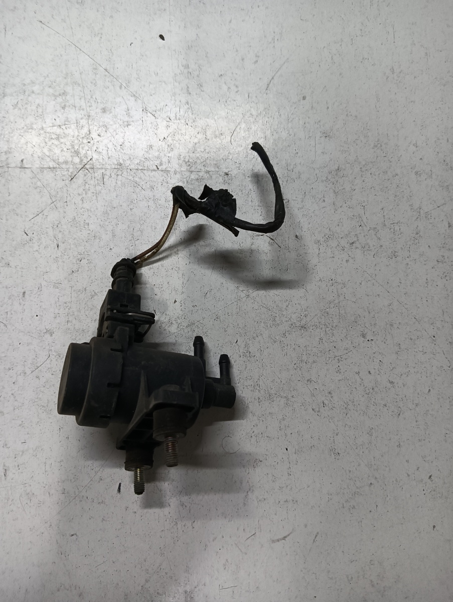 Electrovalva NISSAN QASHQAI / QASHQAI +2 I J10, JJ10 2006 - 2014, RENAULT SCENIC I JA0/1_, FA0_ 1999 - 2003 1.9 dCi RX4 F9Q 732, F9Q 748, F9Q 796 7700113071