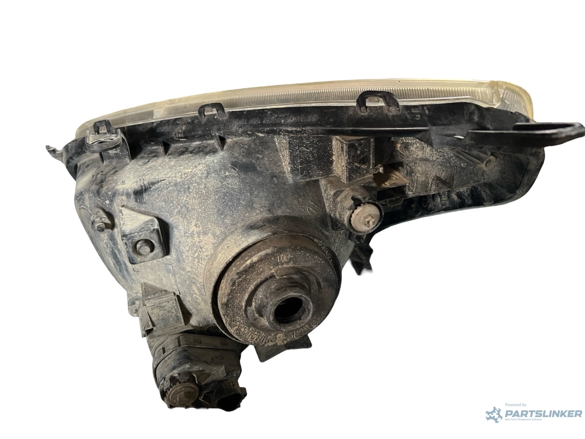 Far dreapta TOYOTA RAV 4 II _A2_ 2000 - 2005 – foto 4