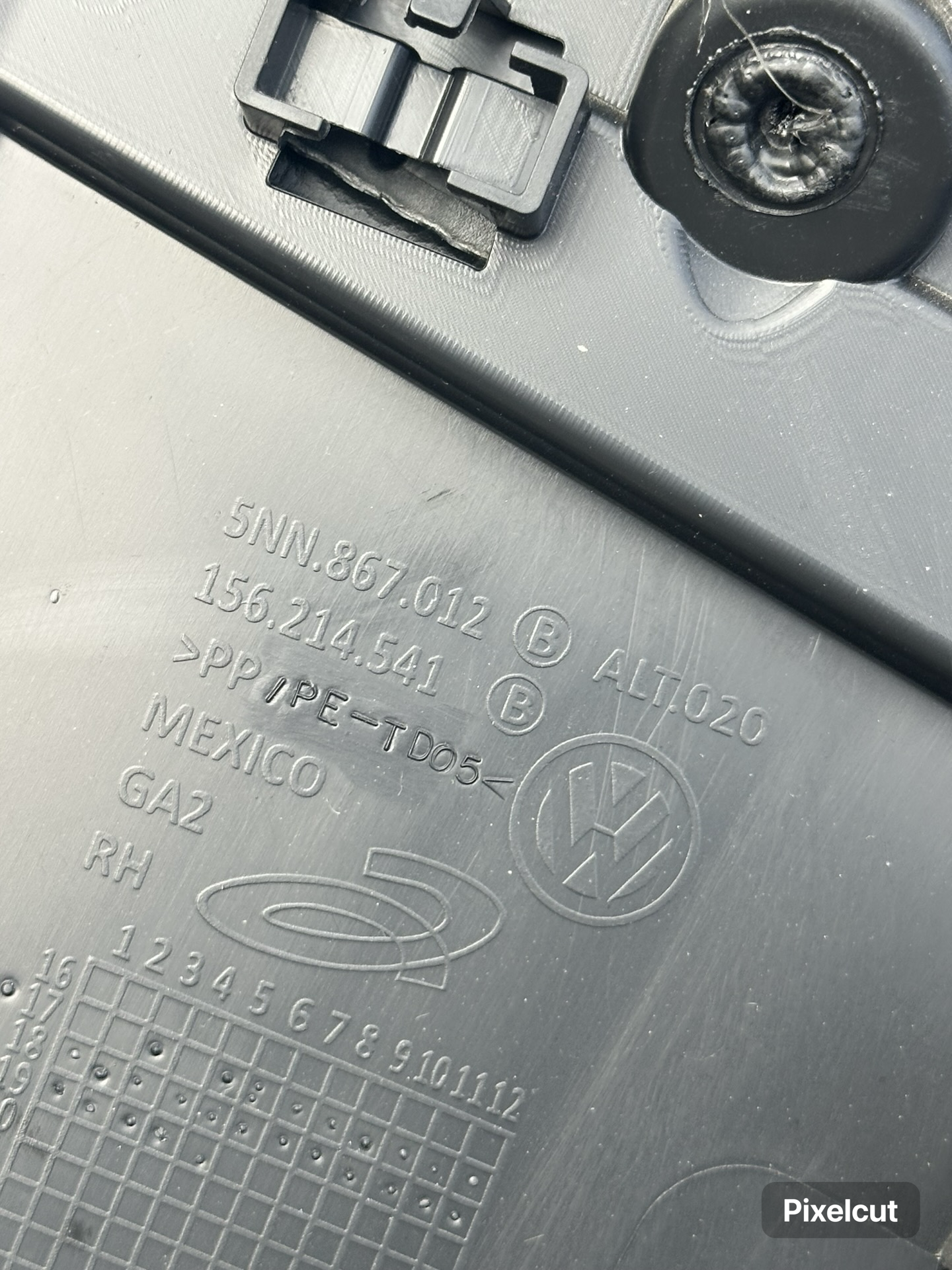 Fata De Portiera dreapta Volkswagen Tiguan Allspace 2016–2024 - cod: 5NN867012 O mică zgârietură pe mâner , vezi foto – foto 6