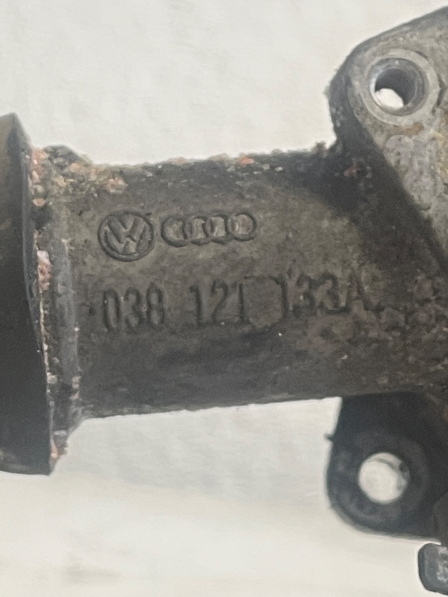 Flansa lichid racire(apa) AUDI A4 II 8E2, B6 2000 - 2005 1.9 TDI AVF, AWX VAG 038121133A – foto 2