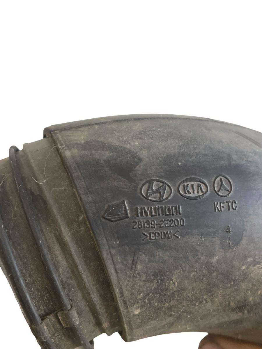 Furtun admisie aer HYUNDAI TUCSON JM 2004 - 2010 2.0CRDI 28139-2E200 – foto 2