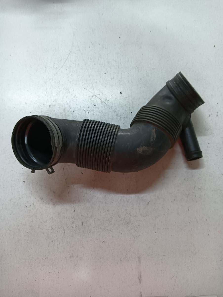 Furtun admisie aer VOLKSWAGEN PASSAT 3C2 2005 - 2010 1.9 TDI BKC, BLS, BXE – foto 2