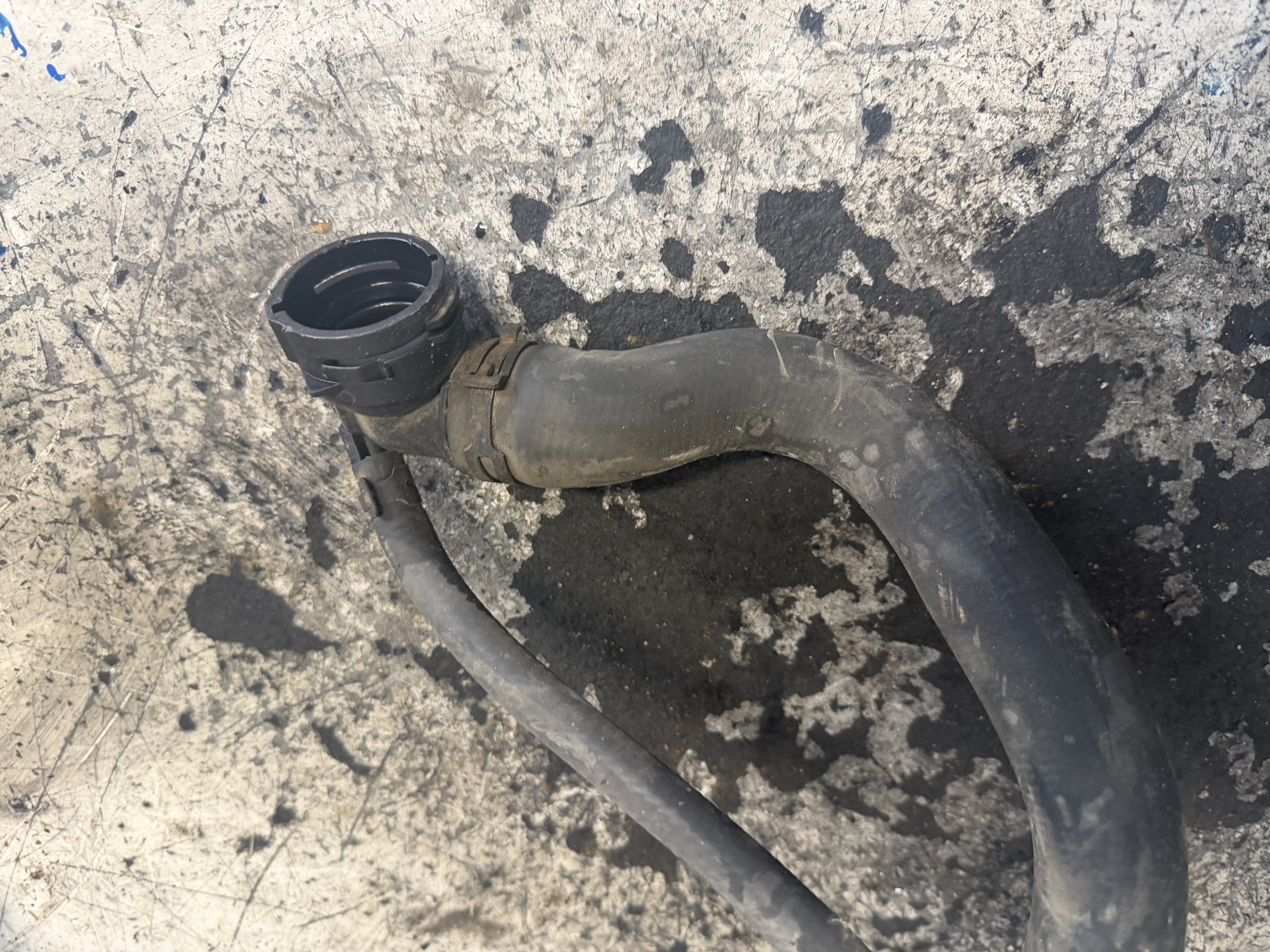 Furtun Apa Volkswagen Passat B6 2005–2010 - 2.0TDI BMP – foto 2