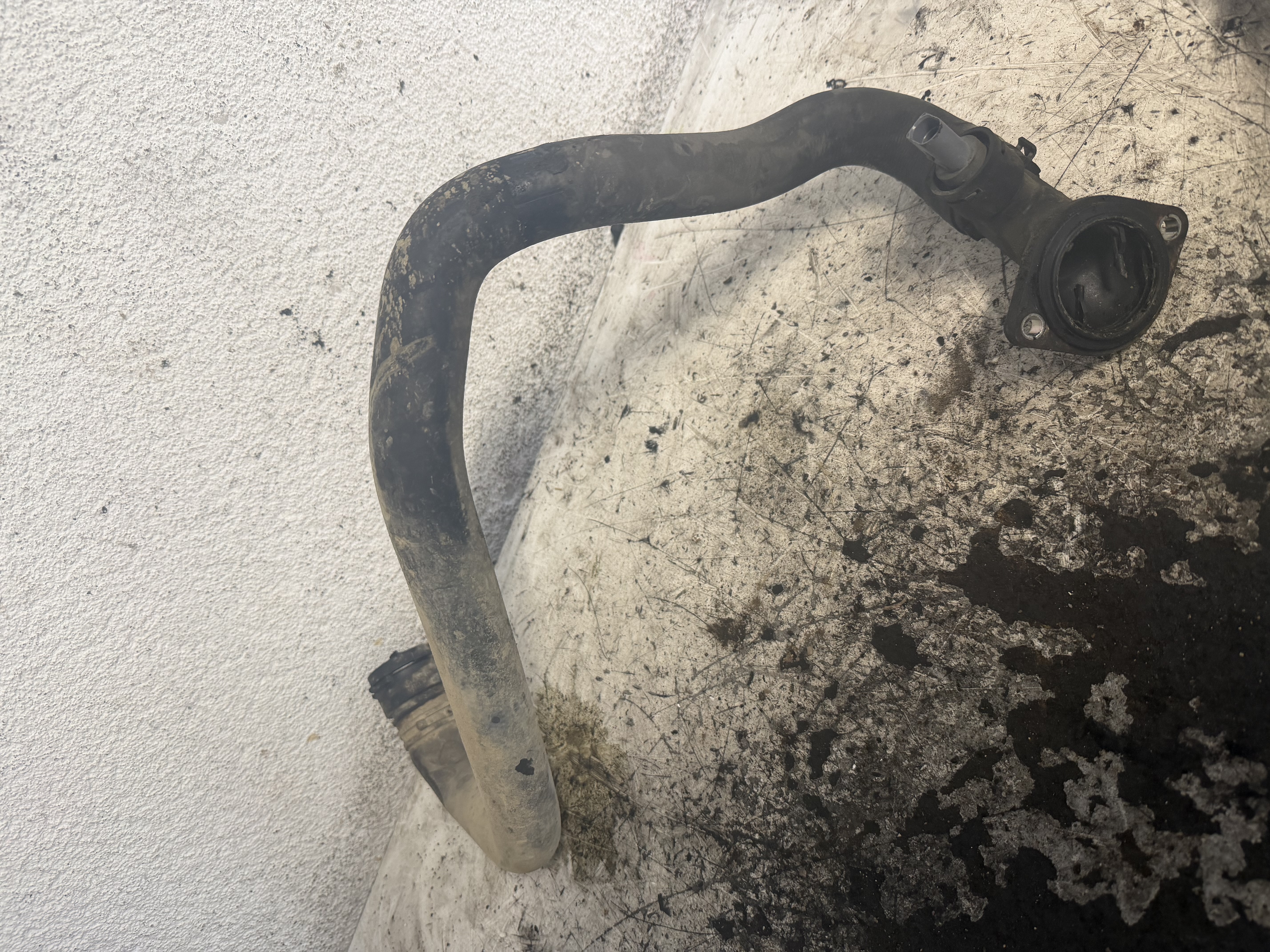 Furtun Apa Volkswagen Passat B6 2005–2010 - 2.0TDI – foto 2