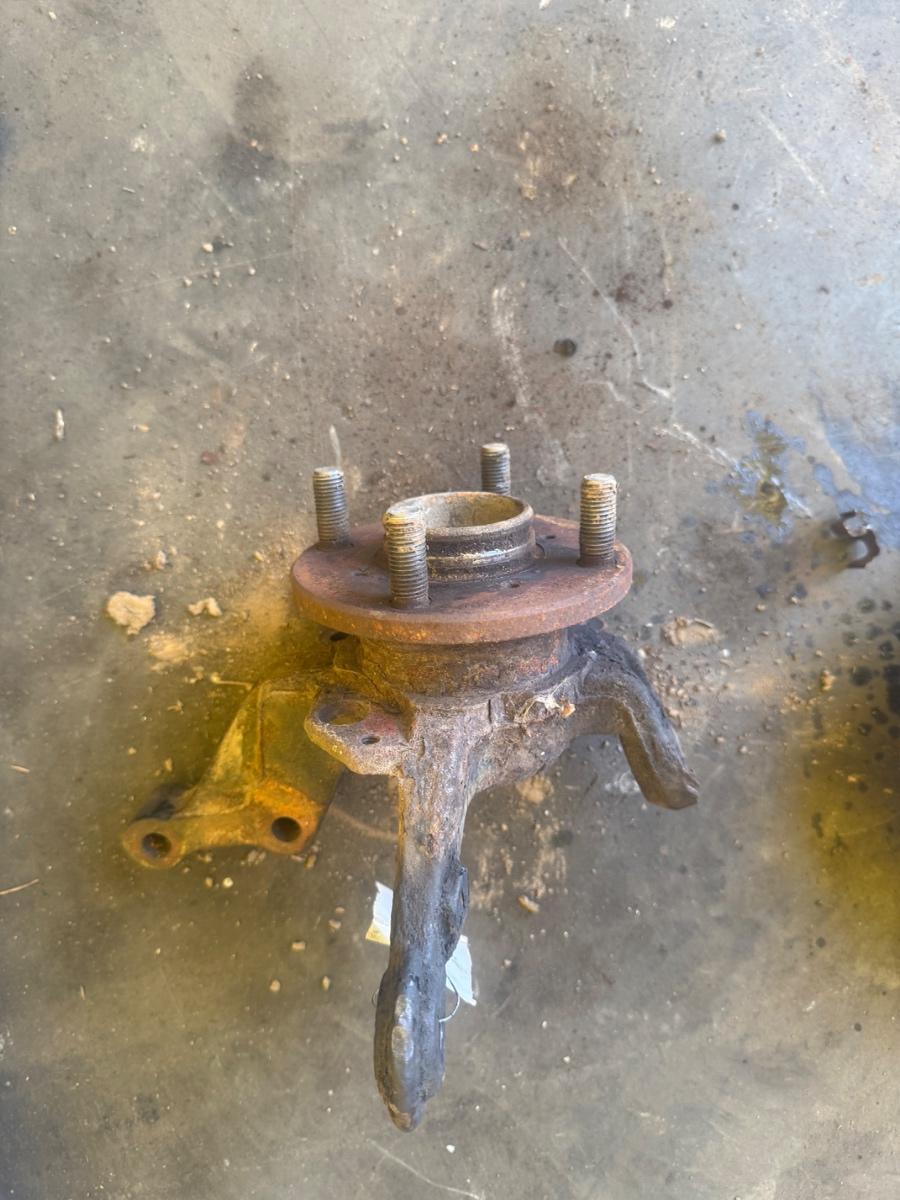 Fuzeta butuc roata fata stanga fata DAIHATSU CUORE VI L251, L250_, L260_ 2003 -> 1.0 EJ-VE – foto 2