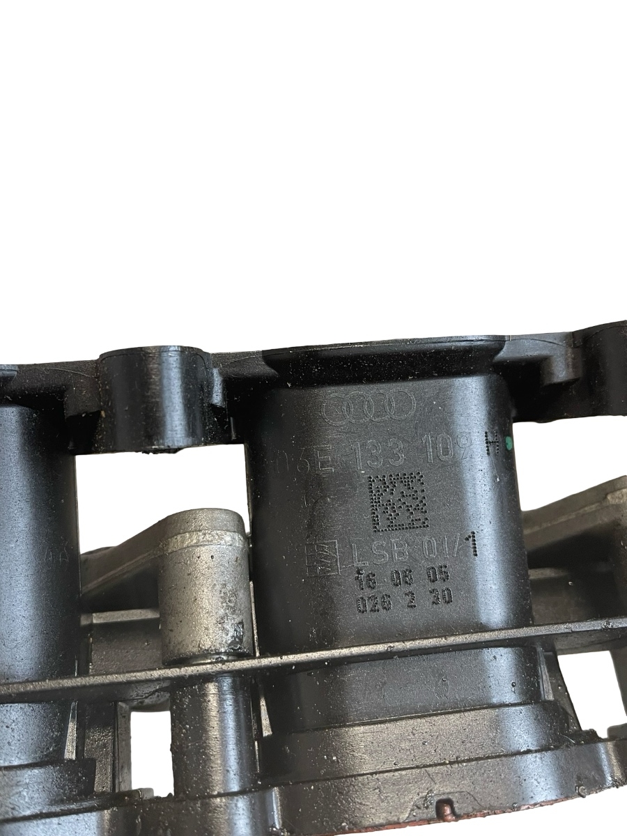 Galerie de admisie AUDI A6/S6 III Saloon 4F2, C6 2004 - 2011 3.2 FSI AUK 06E133109H – foto 3