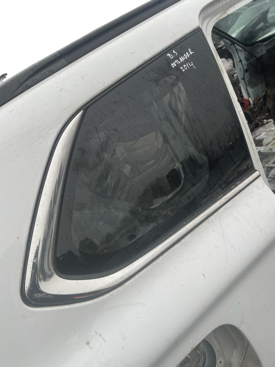Geam pivotant portiera dreapta spate MITSUBISHI OUTLANDER III GG_W, GF_W, ZJ 2012 - >