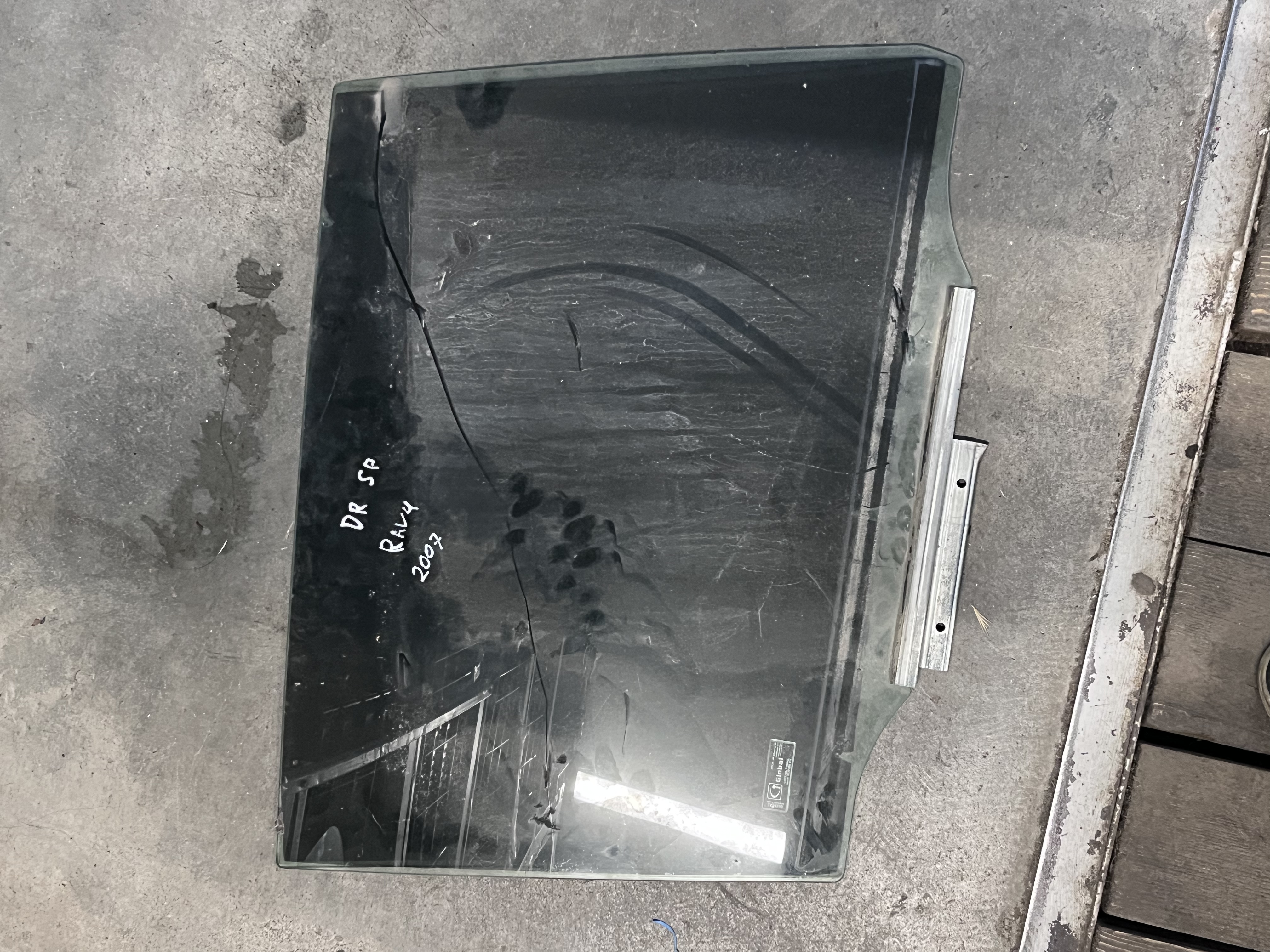 Geam Portiera dreapta spate Toyota RAV4 2005–2012