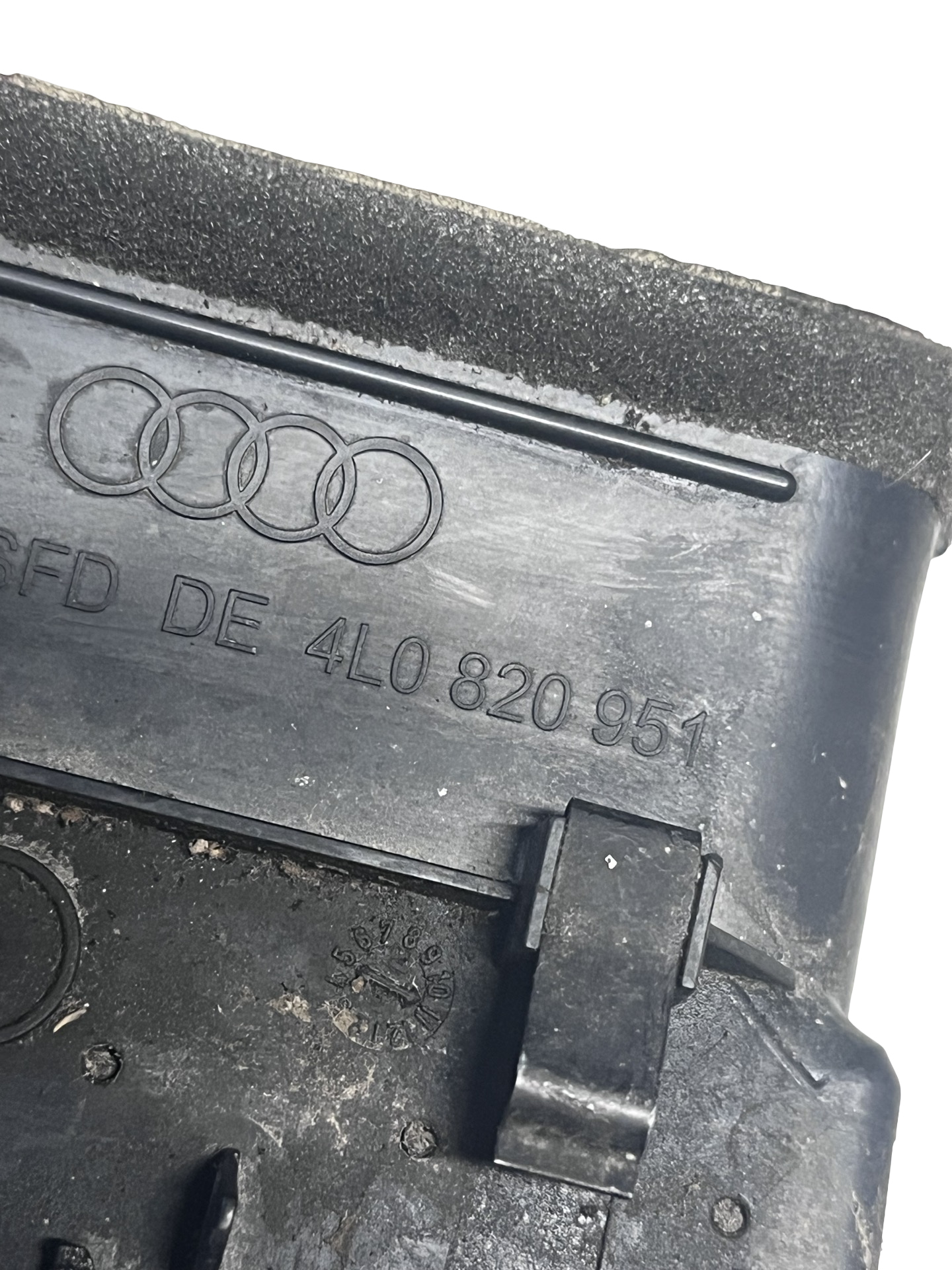 Grila De Ventilatie Bord Centrala Audi Q7 1 2005–2015 - cod: 4L0820951 – foto 2