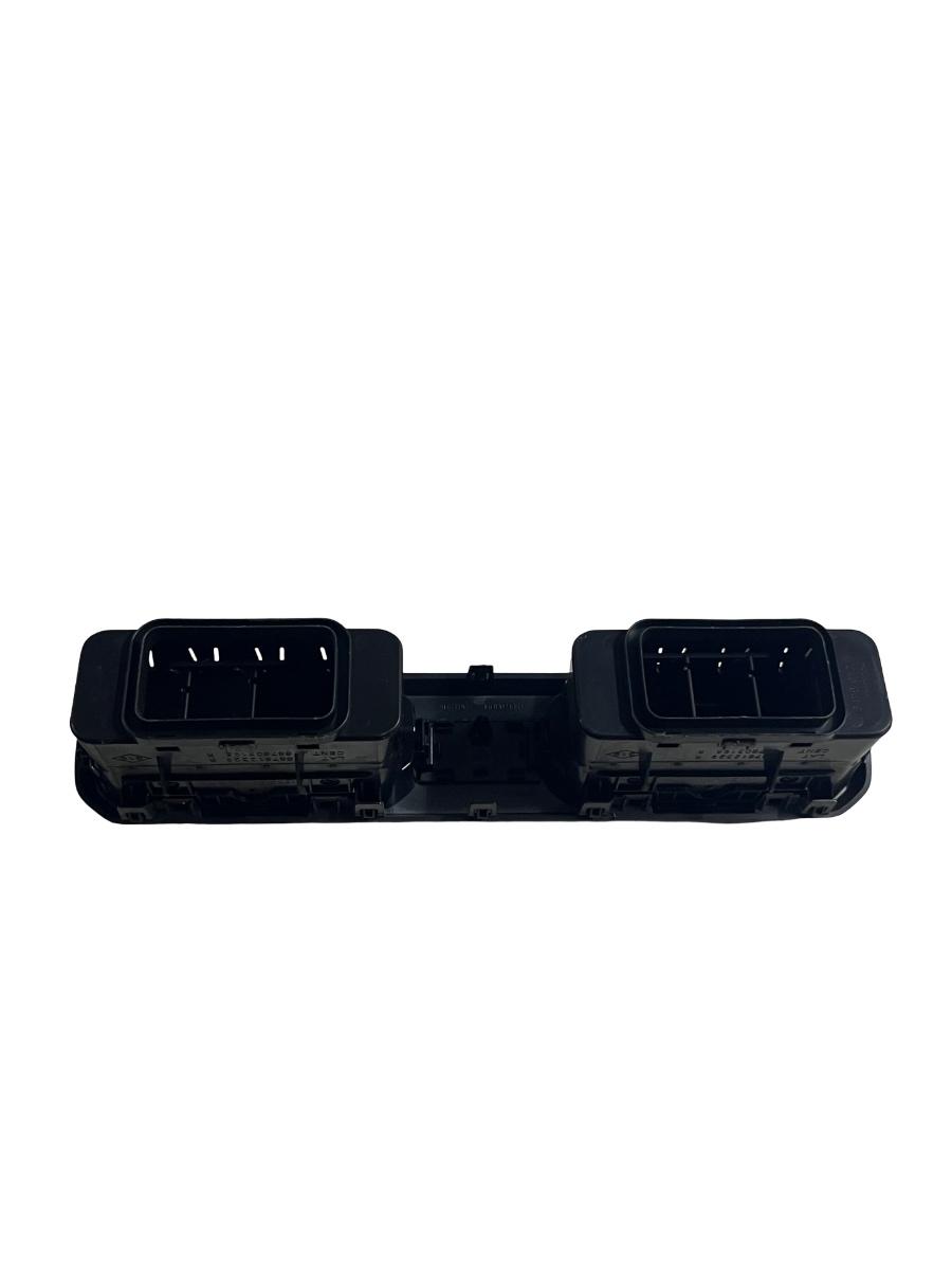 Grila de ventilatie bord centrala DACIA DUSTER 2023 -> 687612329 – foto 3
