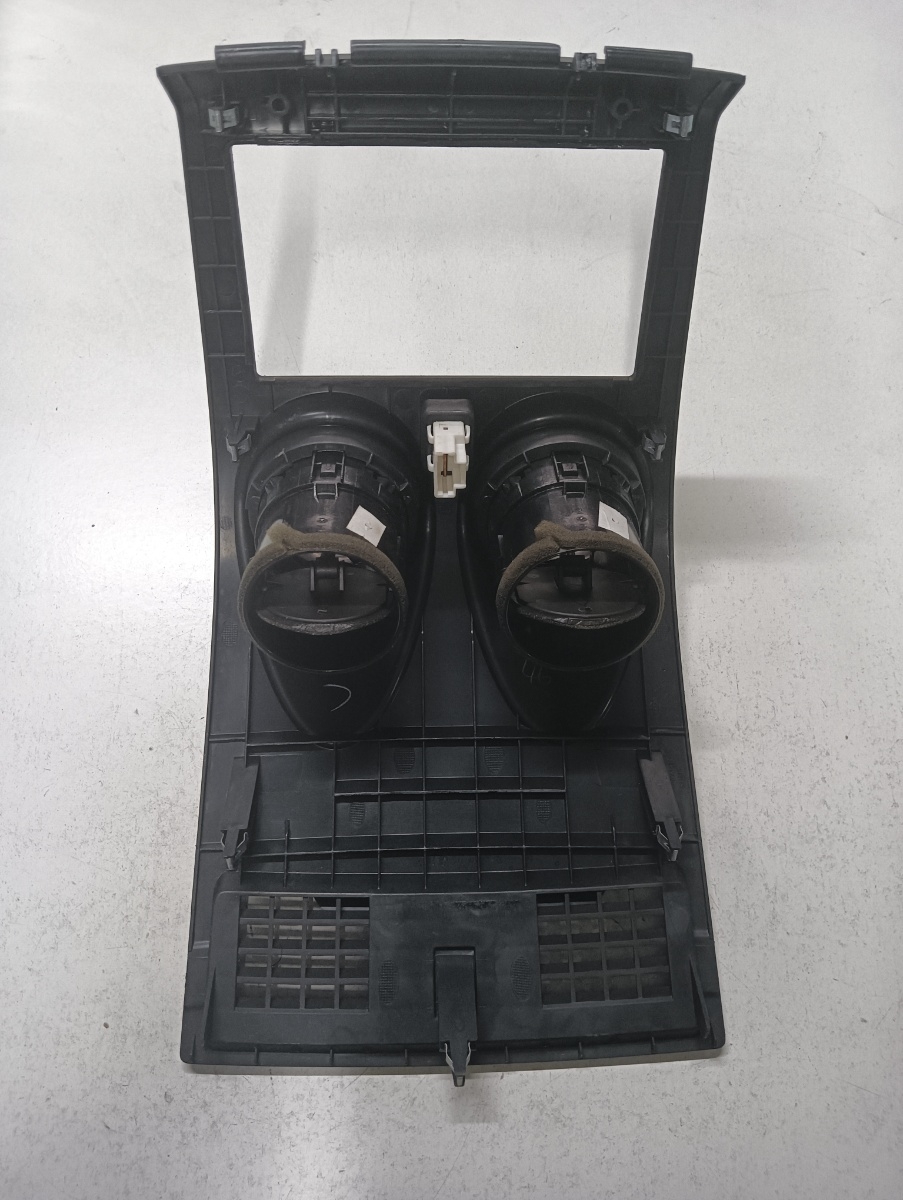 Grila de ventilatie bord centrala NISSAN QASHQAI / QASHQAI +2 I J10, JJ10 2006 - 2014 dCi 4x4 M1D, M9R – foto 2