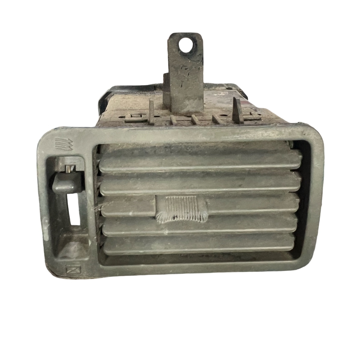 Grila de ventilatie bord centrala stanga fata MITSUBISHI PAJERO II V3_W, V2_W, V4_W 1990 - 2001 MB65217