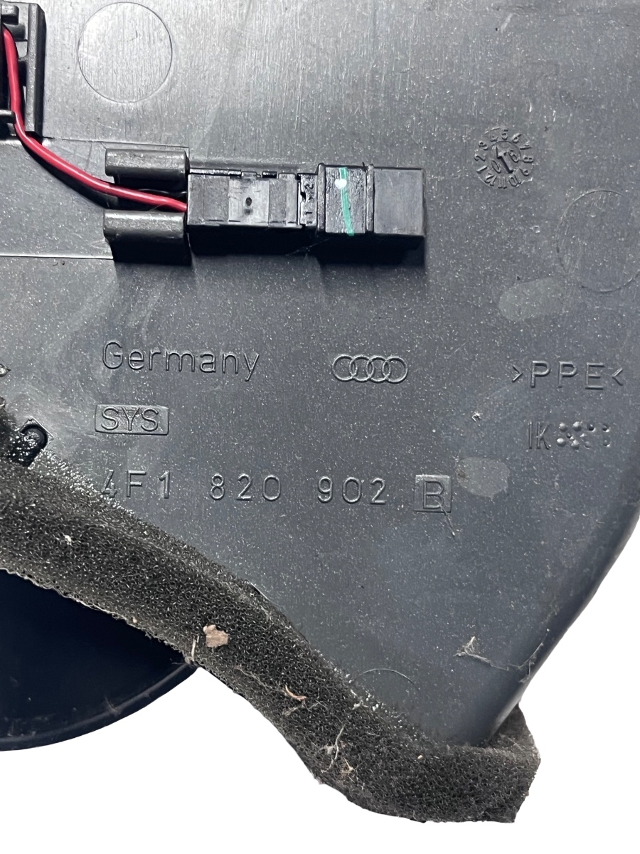 Grila de ventilatie bord dreapta AUDI A6/S6 III Saloon 4F2, C6 2004 - 2011 4F1920902B – foto 3