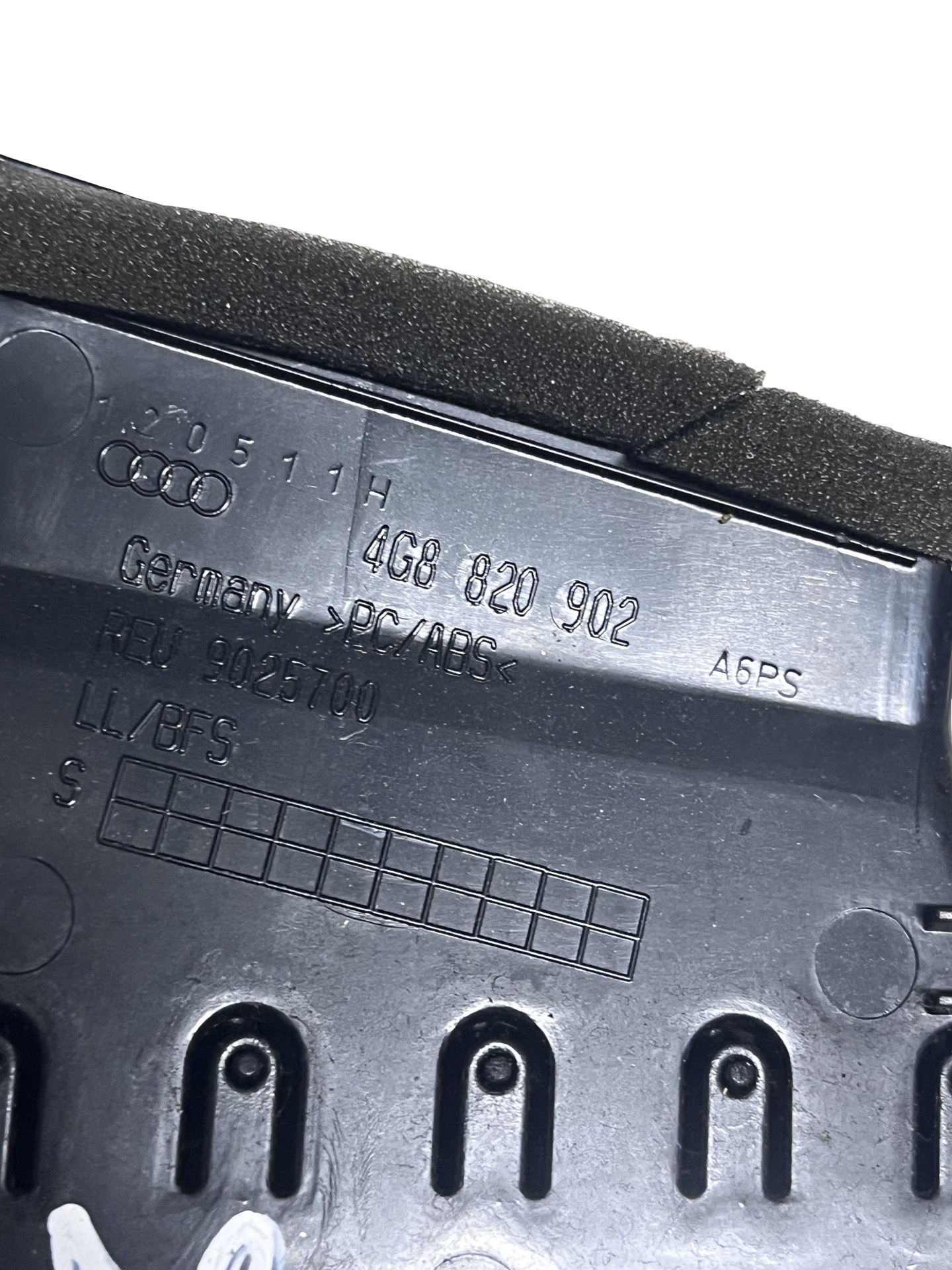 Grila DE Ventilatie Bord dreapta față Audi A7 Sportback 2010–2018 - cod: 4G8820902 – foto 4