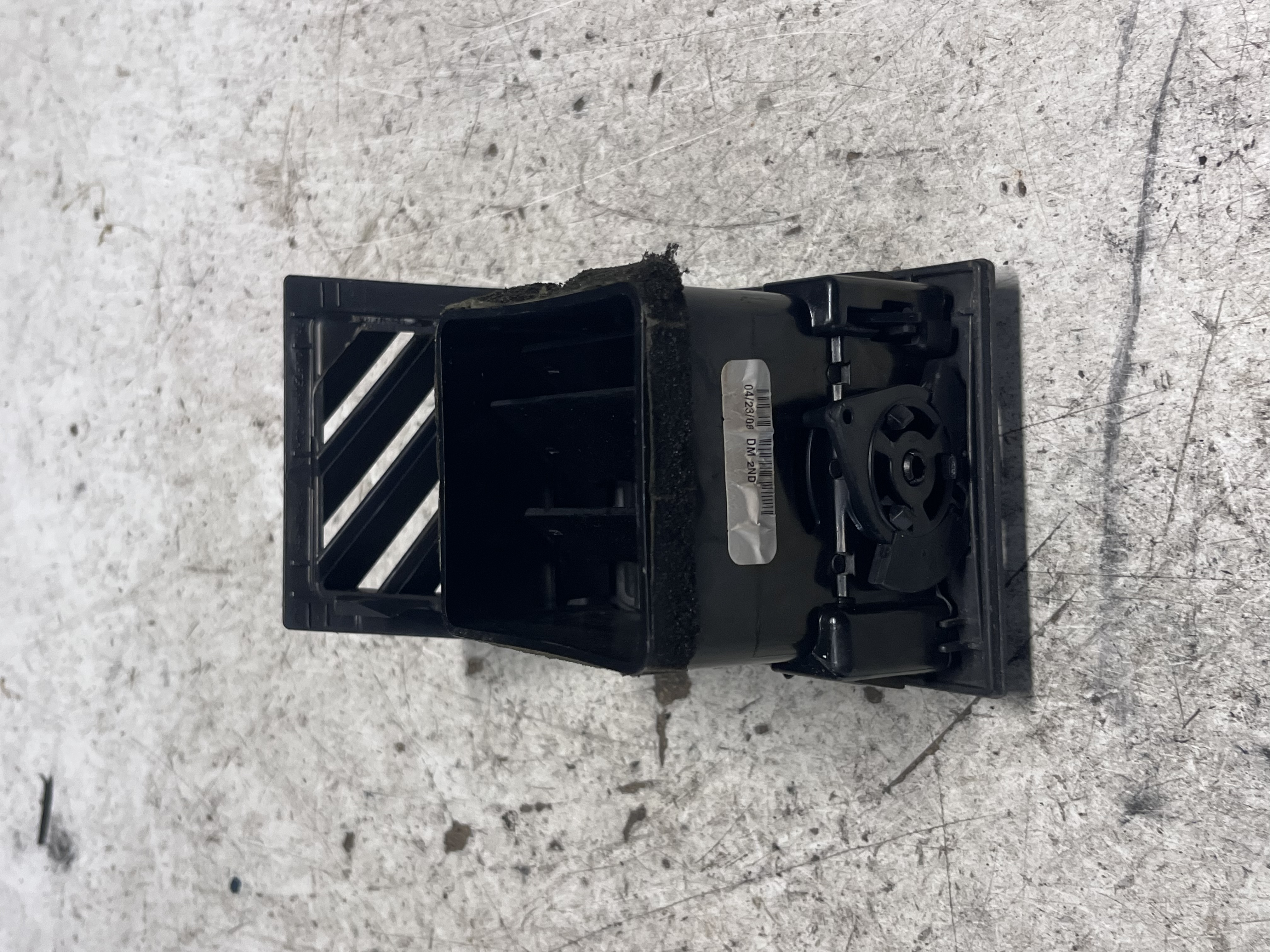 Grila DE Ventilatie Bord dreapta față Chrysler 300 C 2004–2010 – foto 2
