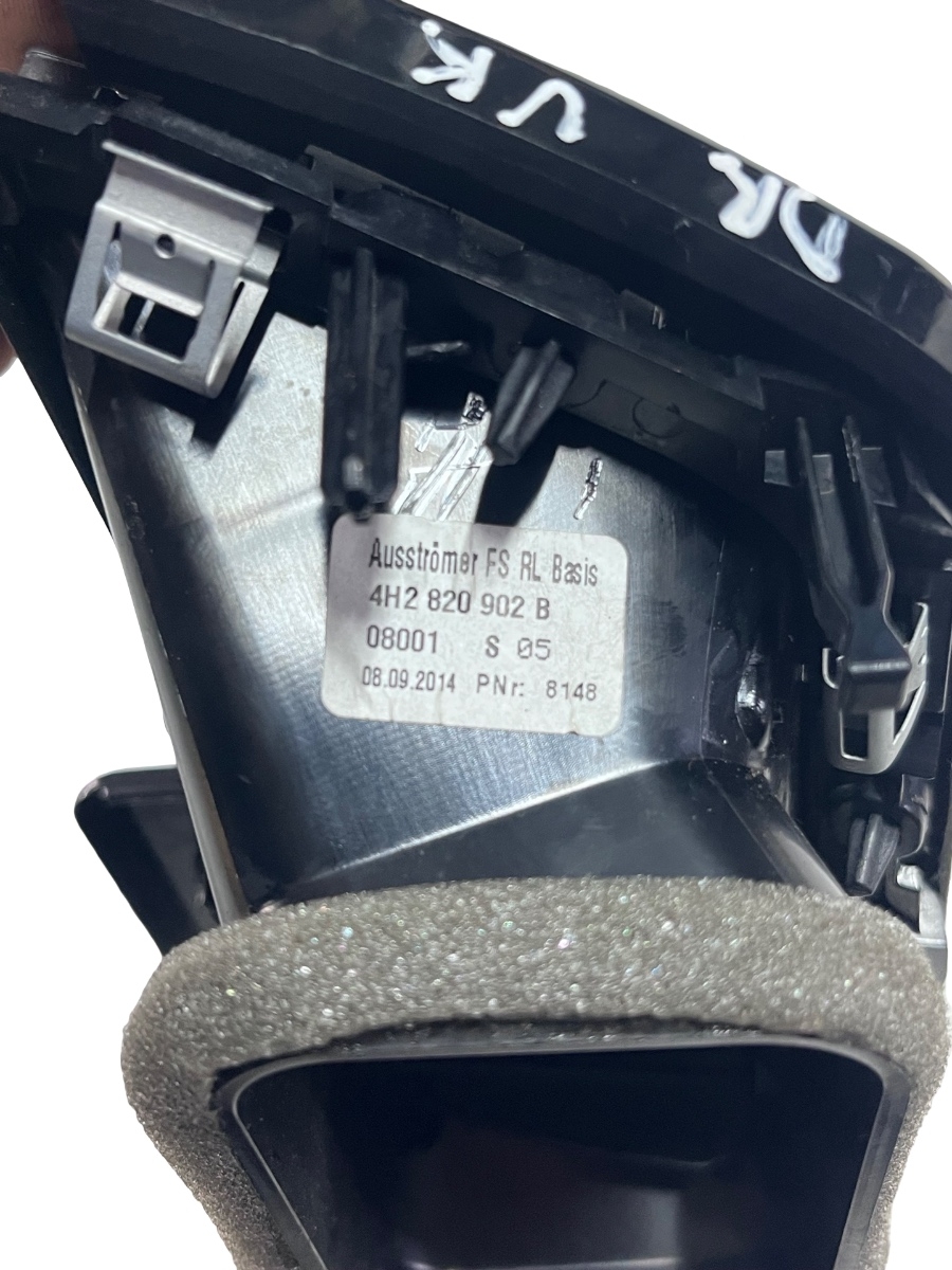 Grila de ventilatie laterala bord dreapta fata ( uk ) AUDI A8 III 4H2, 4H8, 4HC, 4HL 2009 - 2018 4H2820902B – foto 3