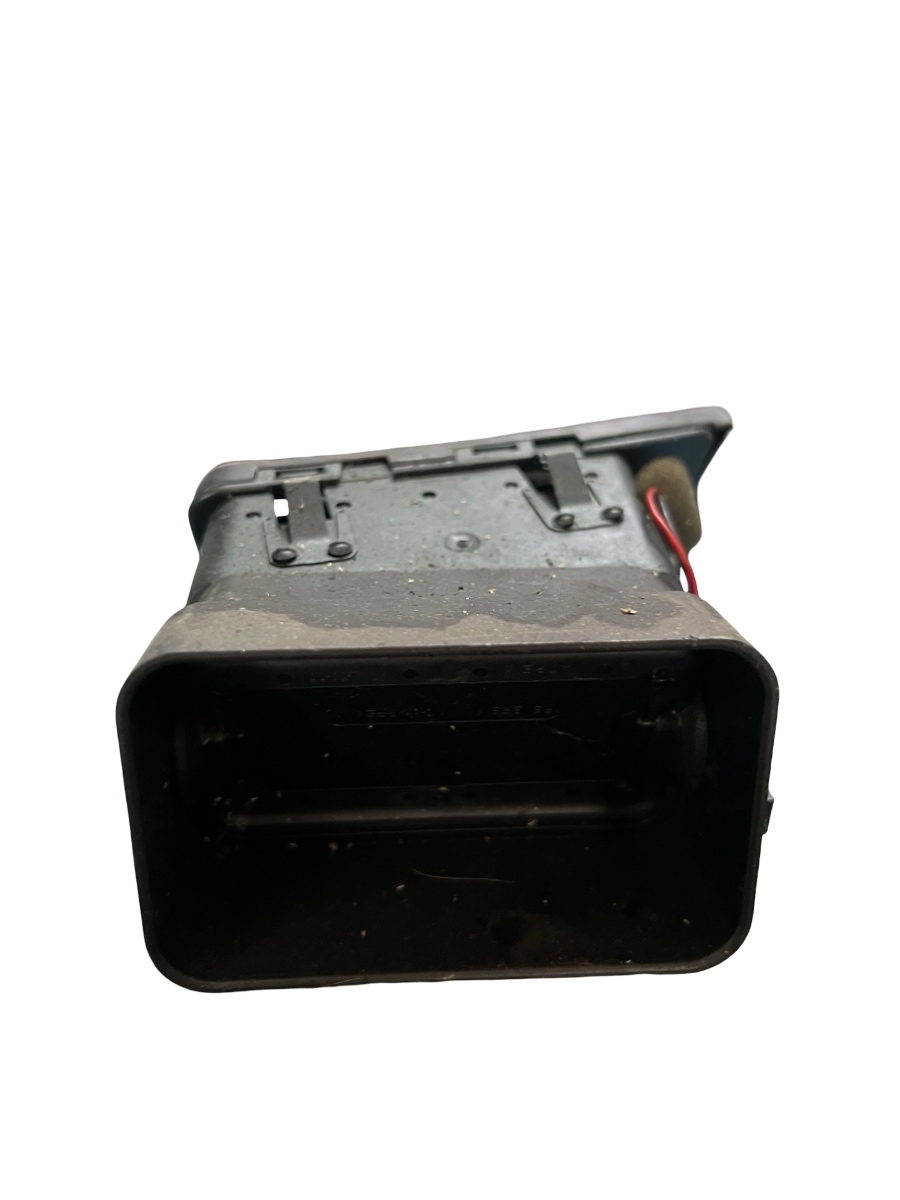 Grila de ventilatie laterala panou de bord AUDI A6 II Avant 4B5, 4B6, C5 1997 - 2005 VAG 4B1820901 – foto 2