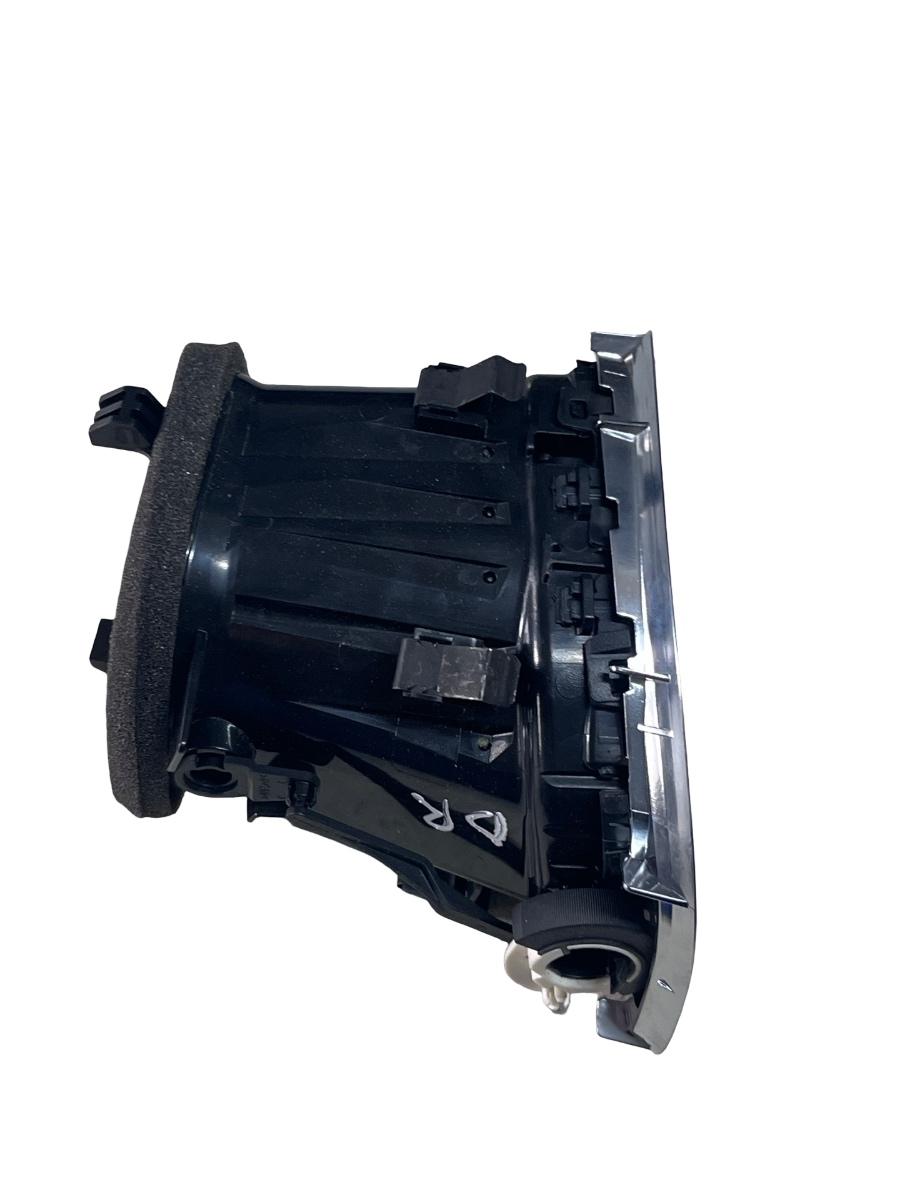 Grila de ventilatie laterala panou de bord dreapta fata VOLVO V40 Hatchback 525, 526 2012 -> 30791696 – foto 2