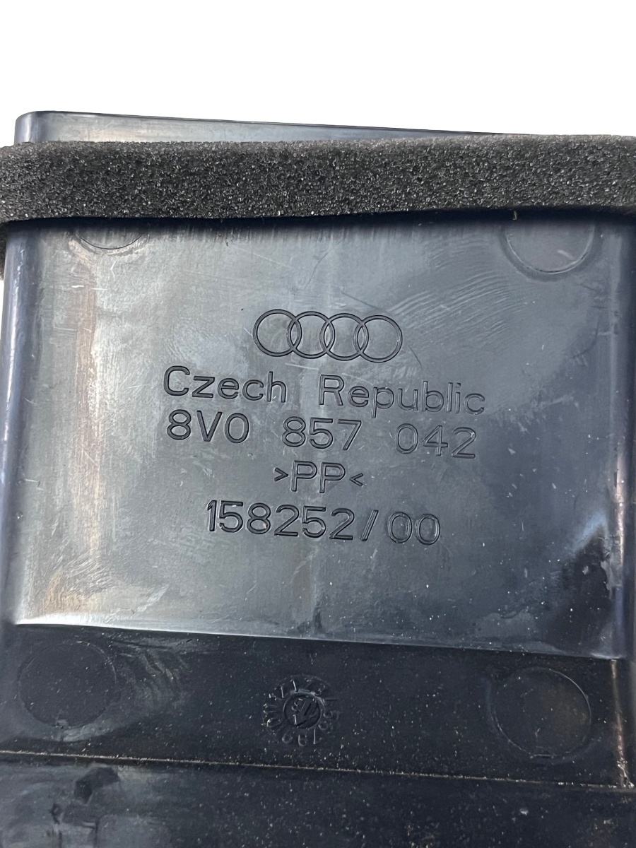 Grila de ventilatie spate AUDI A3 Sportback 8VA, 8VF 2012 -> 8V0857042 – foto 3