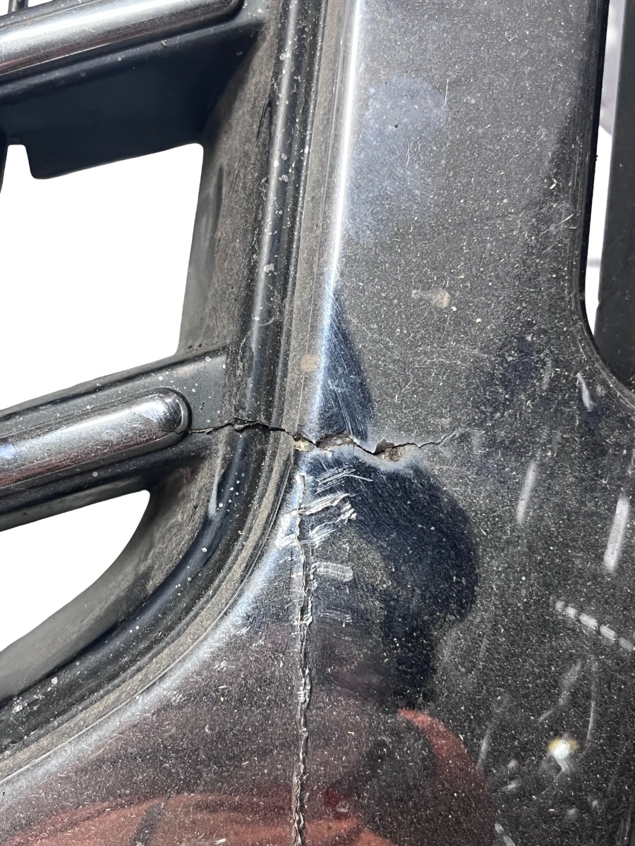 Grila fata MITSUBISHI L200 MR339879 ( Putin crapata , vezi foto ) – foto 2