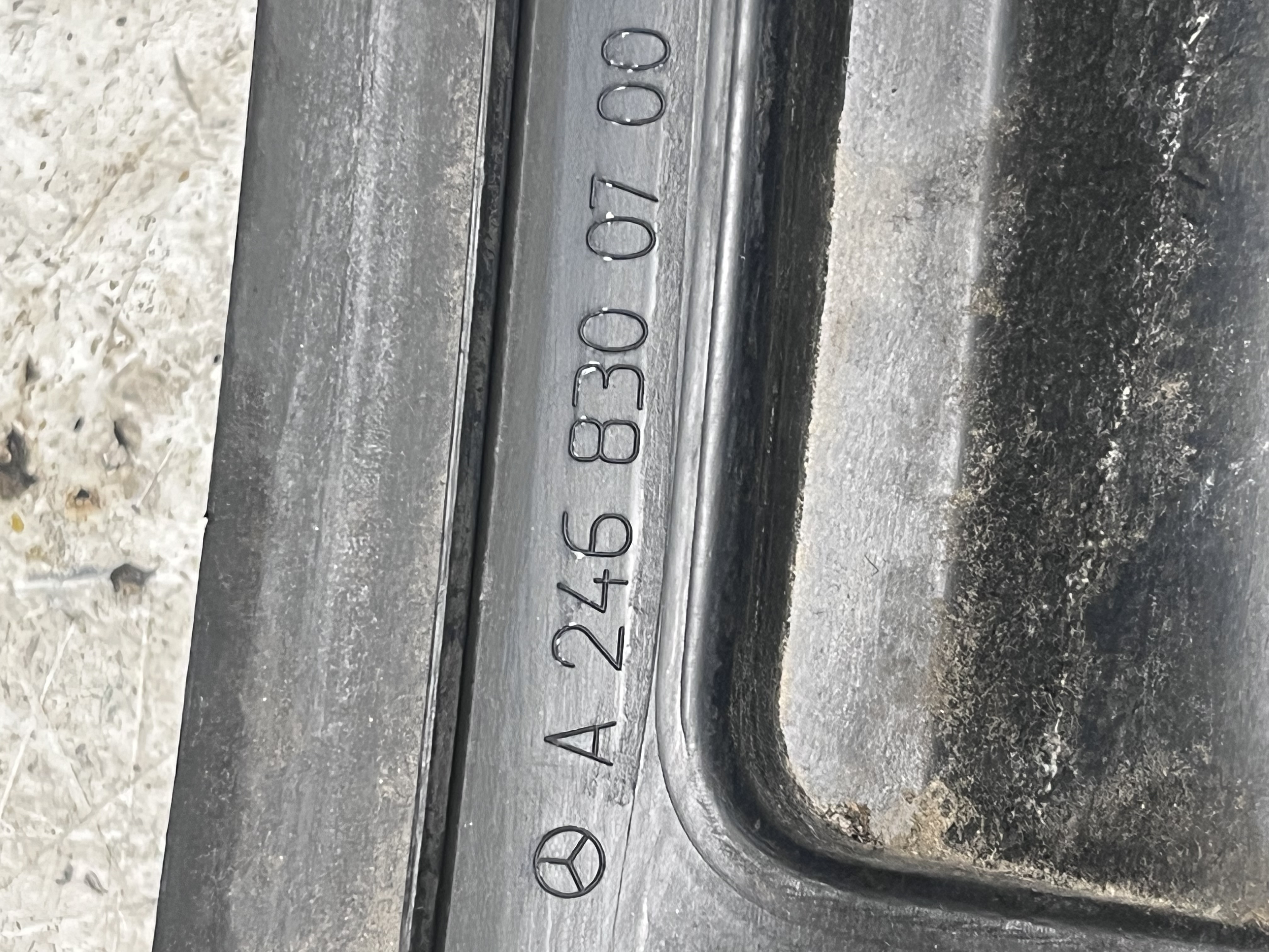 Grila Stergator Mercedes B-class W246 2011–2018 - cod: A2468300700 – foto 2