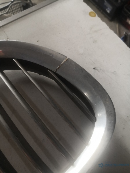 Grile bara fata BMW 7 V (F01, F02, F03, F04) [ 2008 - 2015 ] – foto 2