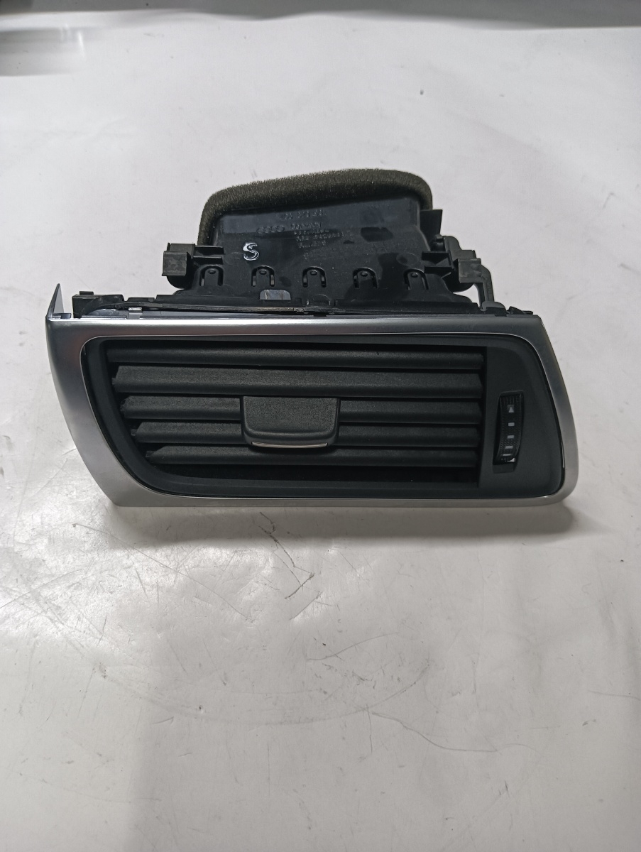 Gura ventilatie  stanga fata AUDI A7 Sportback 4GA, 4GF 2010 - 2018 4g8820901