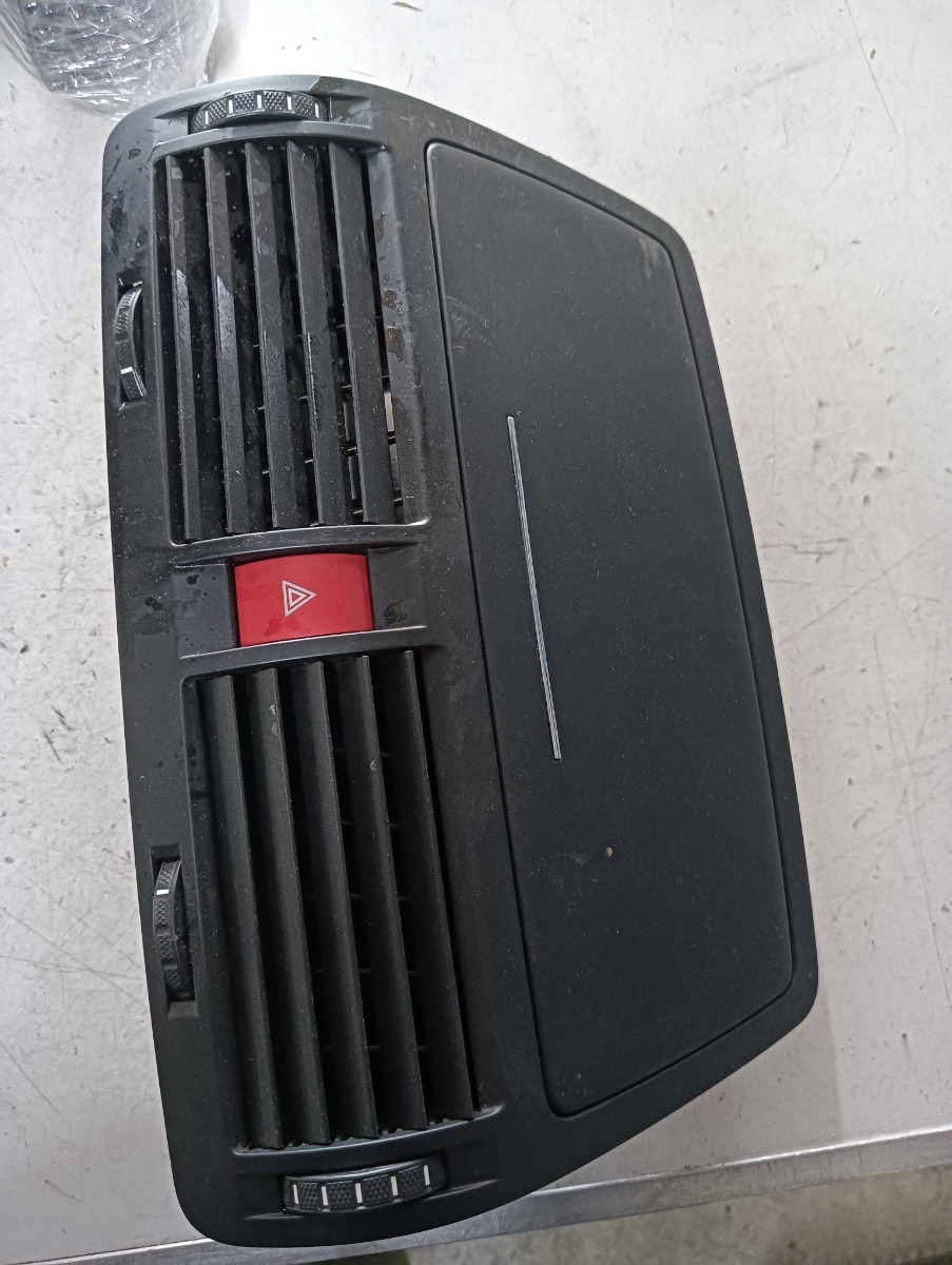 Guri ventilatie central SKODA OCTAVIA II Combi (1Z5) [ 2004 - 2013 ] – foto 2