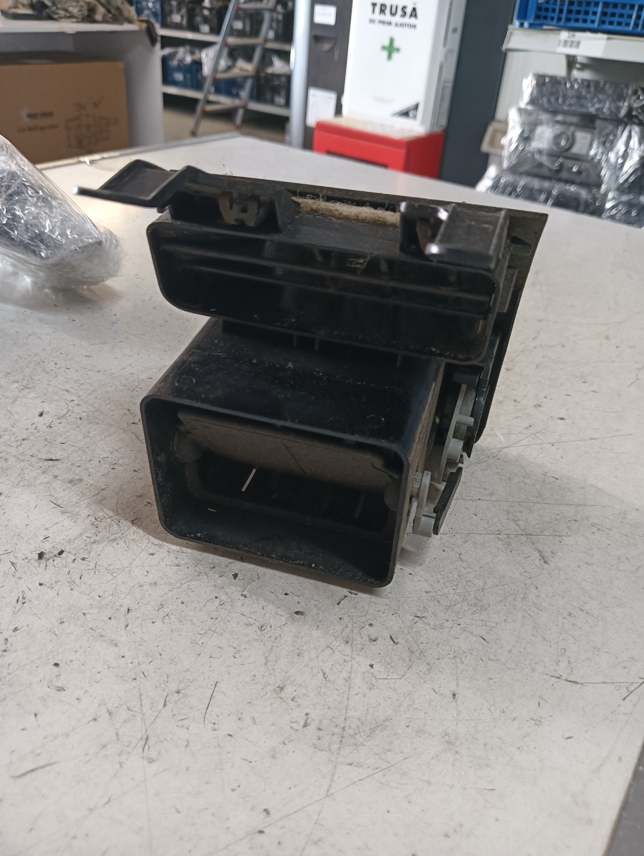 Guri ventilatie  dreapta fata VOLKSWAGEN TOURAN (5T1) [ 2015 - > ] OEM 1t0819704e – foto 2
