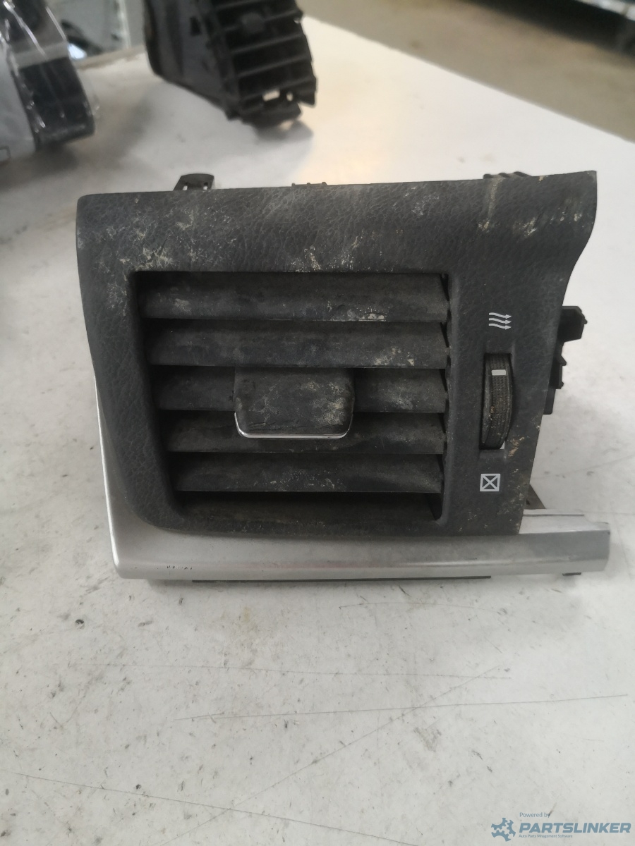 Guri ventilatie stanga fata LEXUS CT (ZWA10_) [ 2010 - > ] OEM 5565076010