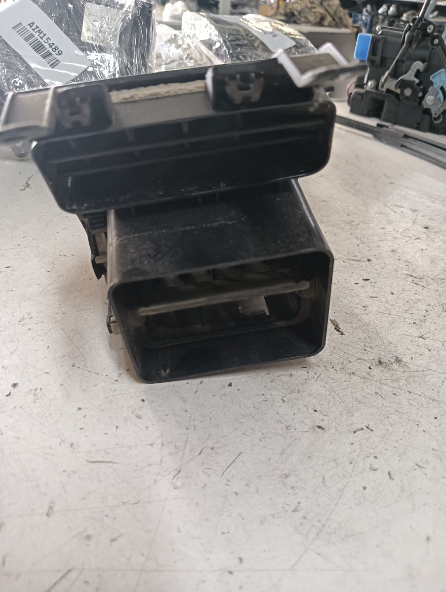 Guri ventilatie  stanga fata VOLKSWAGEN TOURAN (5T1) [ 2015 - > ] OEM 1t819703e – foto 2