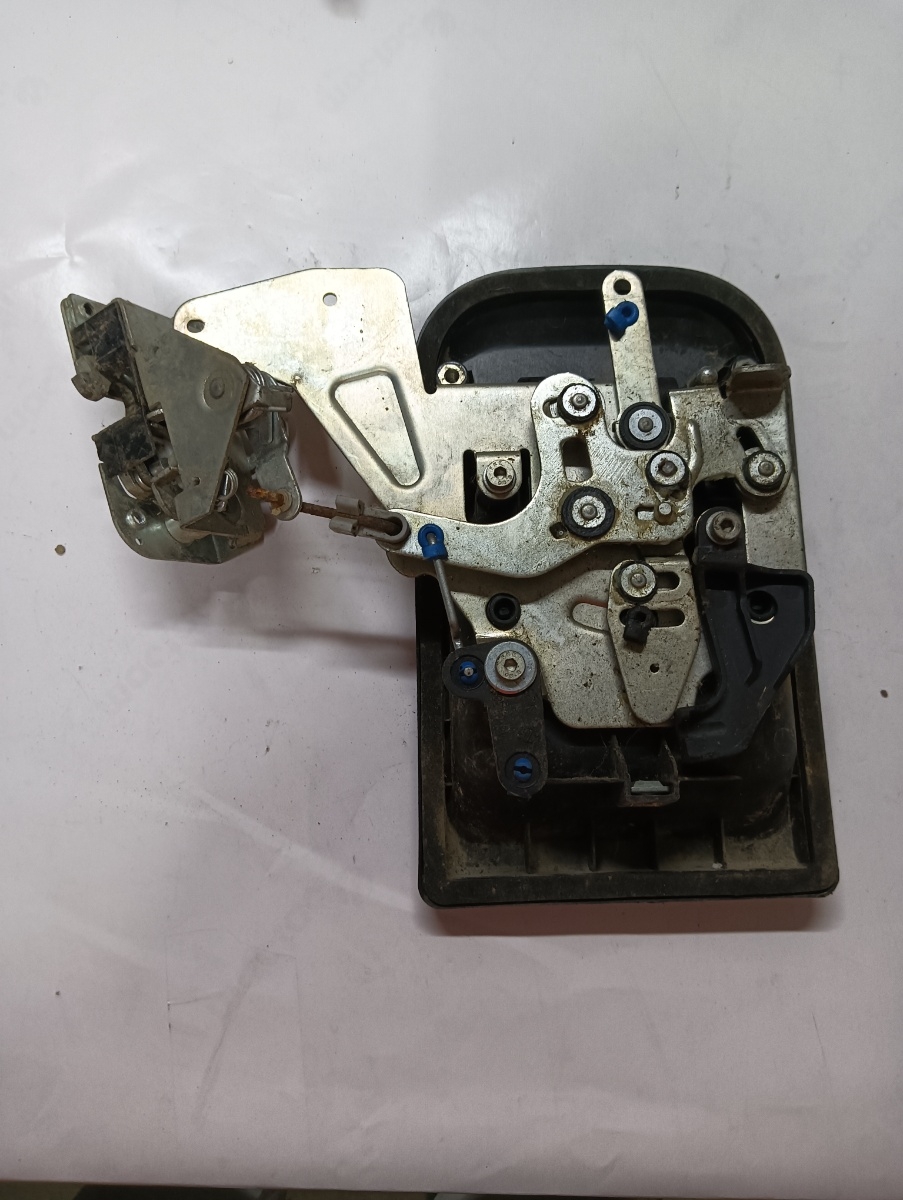 Incuietoare usa  dreapta spate IVECO DAILY IV Box Body / Estate 2006 - 2012 – foto 2