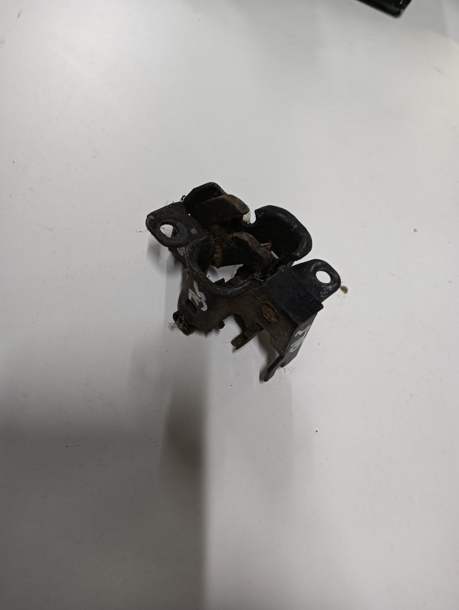 Incuietoare usa  stanga MERCEDES-BENZ CLS C219 2004 - 2011 – foto 2