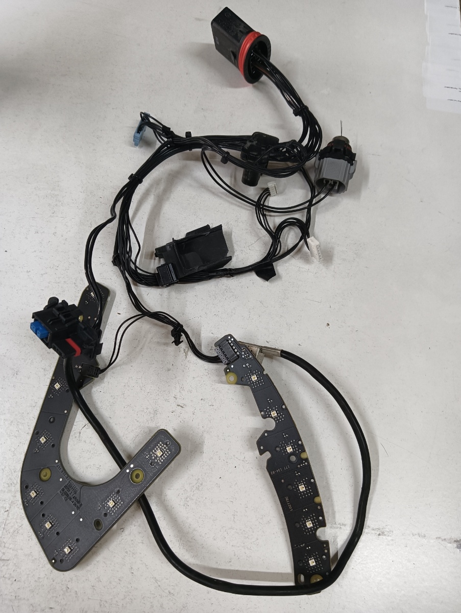 Instalatie electrica far dreapta fata VOLKSWAGEN GOLF VI 5K1 2008 - 2013 16218300 4h0907472f – foto 2