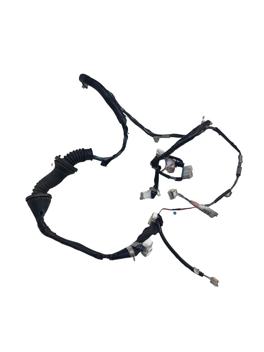 Instalatie electrica portiera dreapta fata TOYOTA AVENSIS Saloon _T27_ 2008 -> 8215105730G