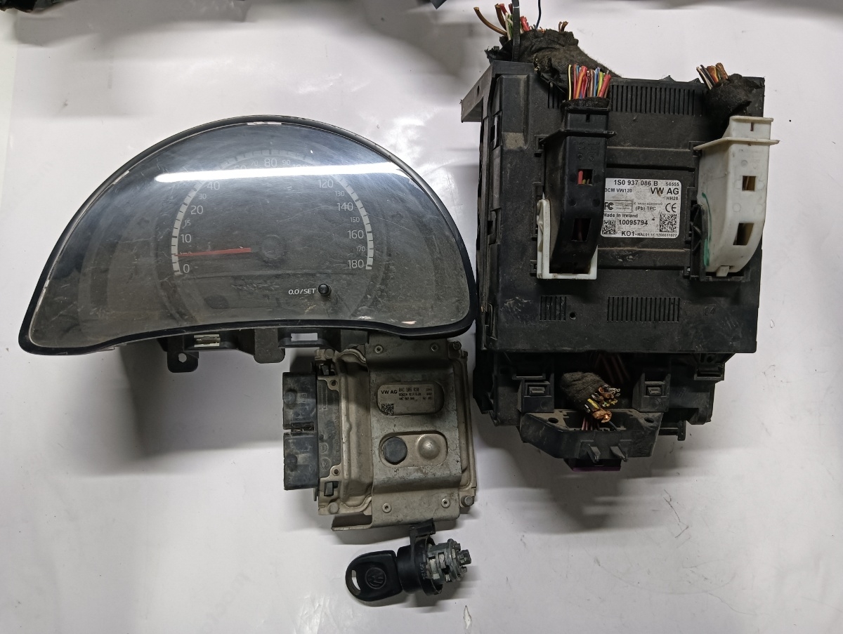 Kit pornire  VOLKSWAGEN UP 121, 122, BL1, BL2 2011 - > 1.0 1.0  CHY 04c906020