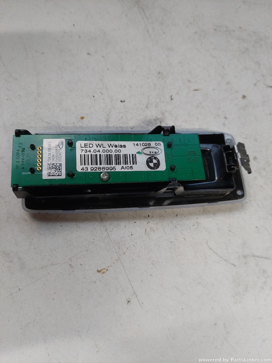 Lampa cupola  BMW X5 III (F15, F85) [ 2012 - 2018 ] OEM 734040000 – foto 2