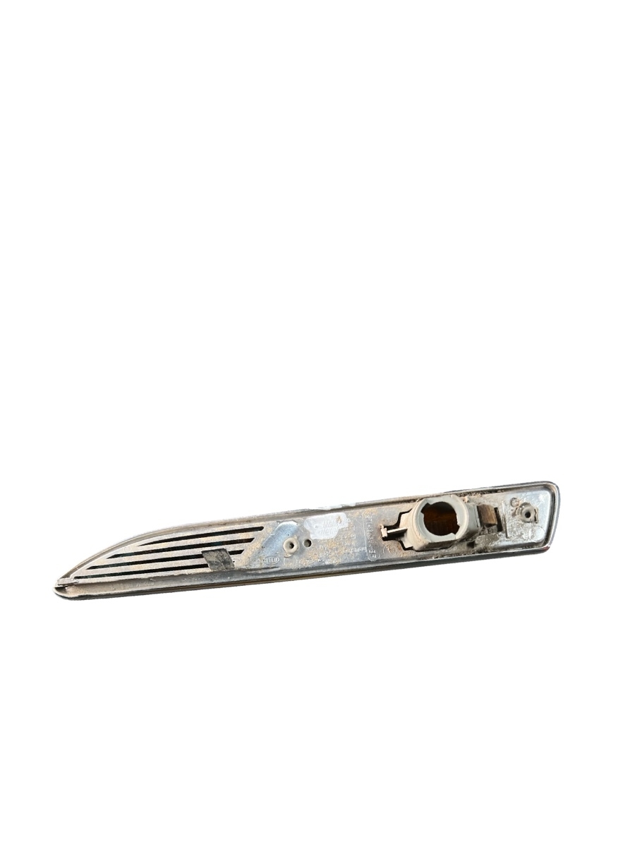 Lampa de semnalizare bara fata dreapta FORD MONDEO IV Saloon BA7 2007 - 2015 – foto 2