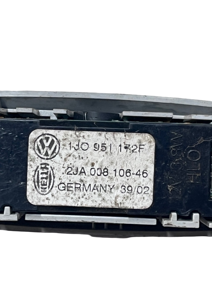 Lampa interioara habitaclu dreapta fata VOLKSWAGEN GOLF IV 1J1 1997 - 2007 1J0951172F – foto 3