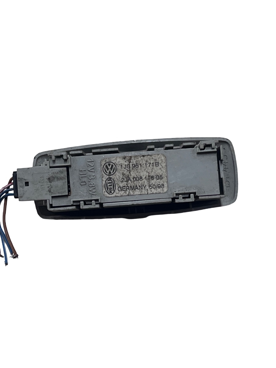 Lampa interioara habitaclu stanga spate VOLKSWAGEN GOLF IV 1J1 1997 - 2007 1J0951171B – foto 3