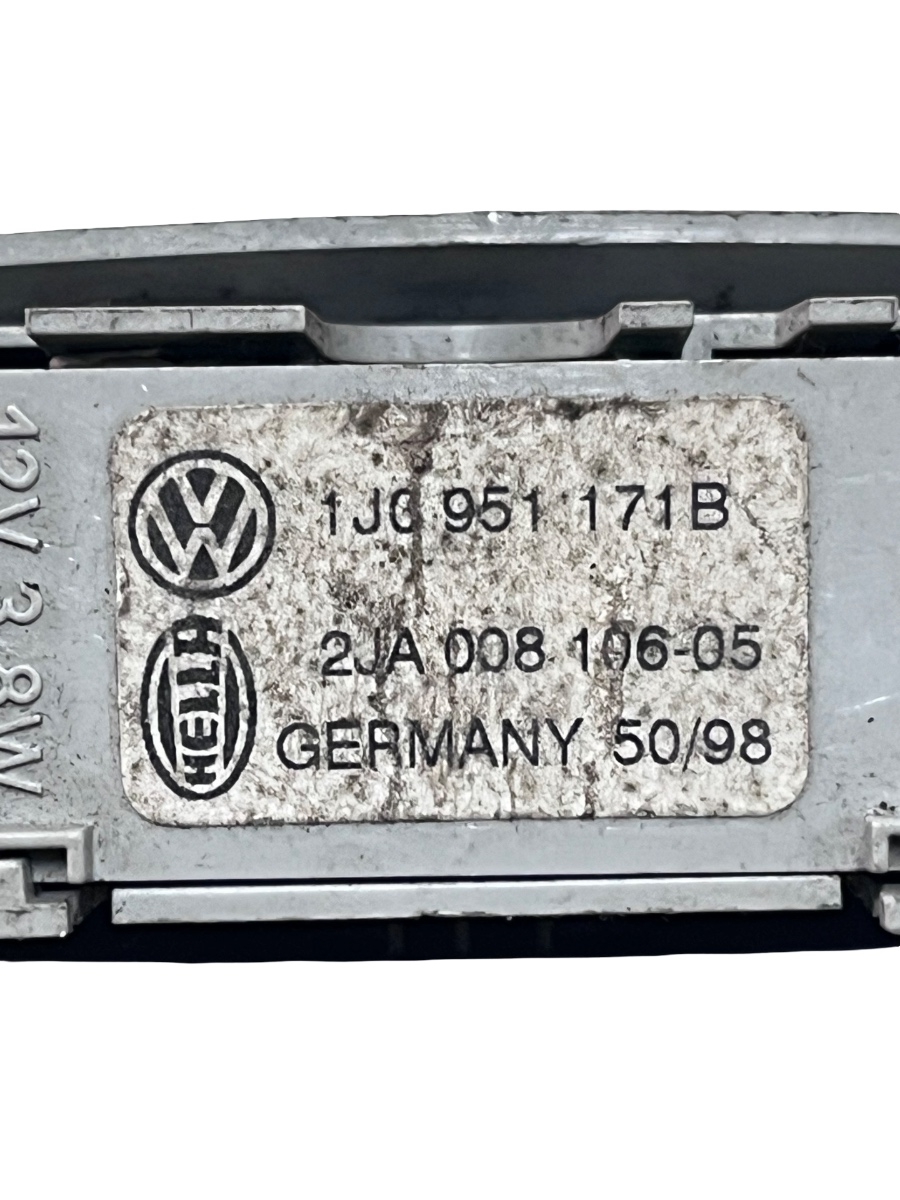 Lampa interioara habitaclu stanga spate VOLKSWAGEN GOLF IV 1J1 1997 - 2007 1J0951171B – foto 2