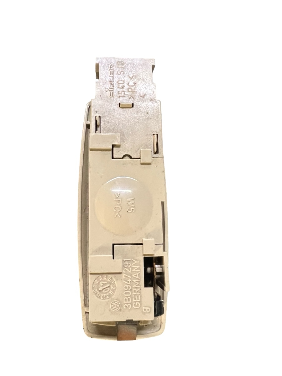 Lampa scaune fata VOLKSWAGEN BORA 1J2 1998 - 2013 VAG 3B0947291 – foto 2