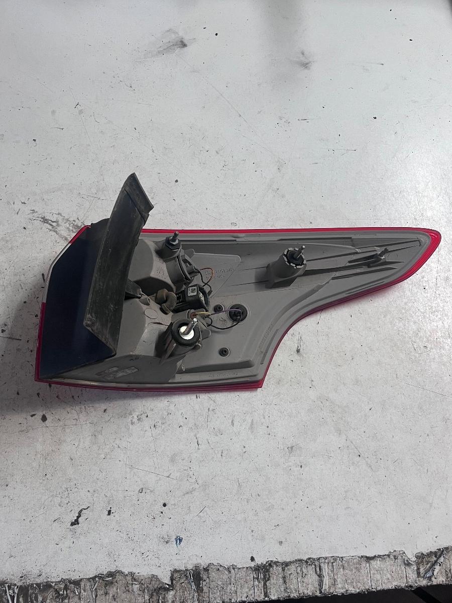 Lampa spate / Stop stanga spate FORD FOCUS III Turnier 2010 -> BM51-13405-G – foto 5