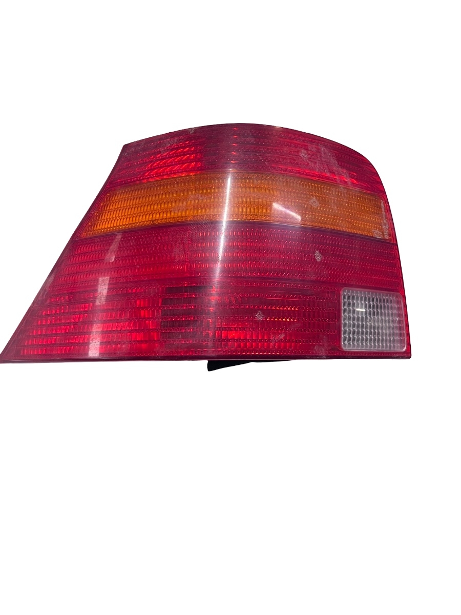 Lampa spate / Stop stanga spate VOLKSWAGEN GOLF IV 1J1 1997 - 2007 1J6945257
